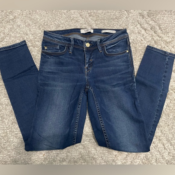 GUESS Low Rise Skinny Size 26 - Picture 2 of 3